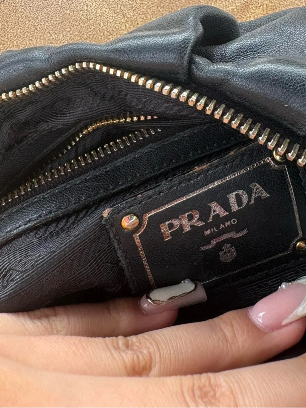 Prada black shoulder bag - Picture 2 of 5